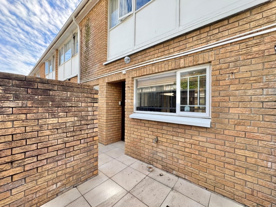 2 Bedroom Property for Sale in Kenilworth Western Cape